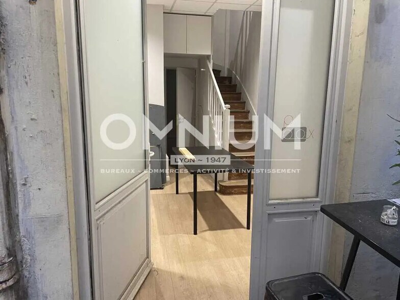 Local commercial dans Lyon à louer - Photo de l’immeuble – Image 1 sur 7