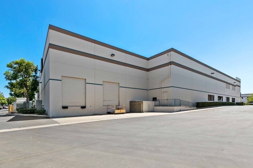 2850 Ontario St, Burbank, CA à louer - Photo de l’immeuble – Image 3 sur 27