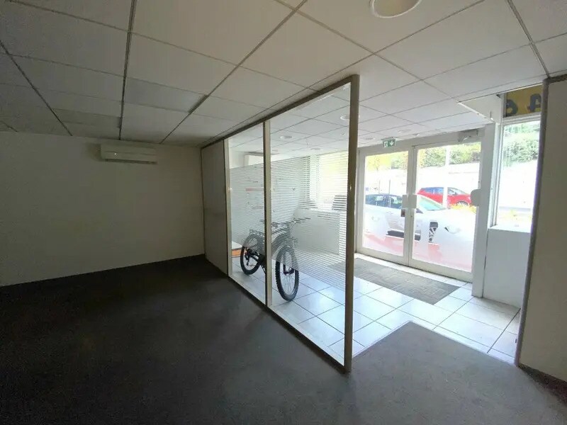 Local commercial dans Antibes à louer Photo intérieure– Image 1 sur 9