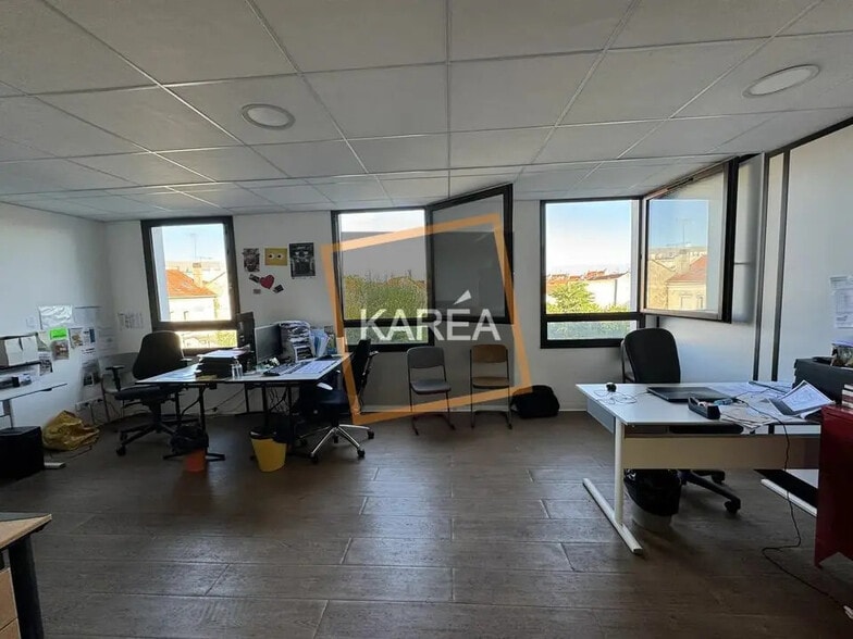 Bureau dans Mareuil-lès-Meaux à louer - Photo intérieure – Image 2 sur 5