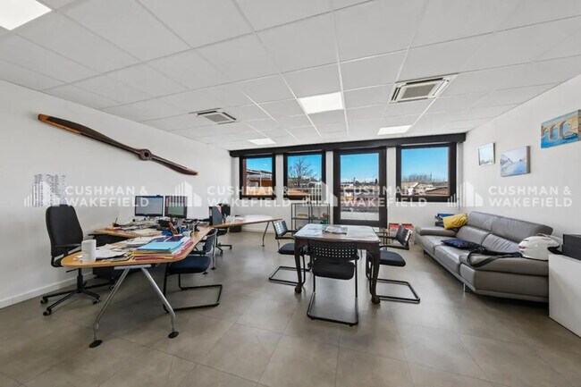 Plus de détails pour 21 Rue Elie Pelas, Marseille - Bureau à vendre