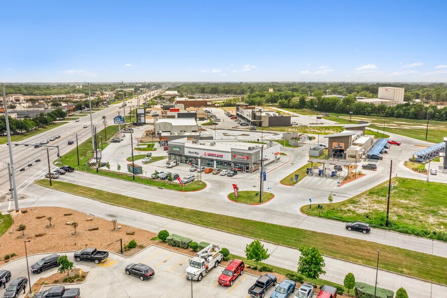 6405 West Rd, Houston, TX à louer - Photo de l’immeuble – Image 3 sur 5