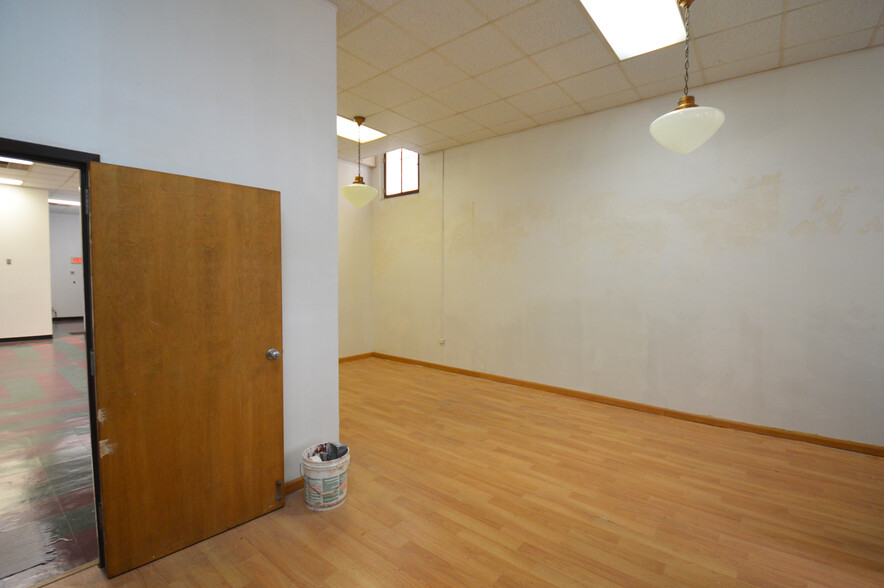 409 N Trade St, Winston-Salem, NC à vendre - Photo de l’immeuble – Image 3 sur 15