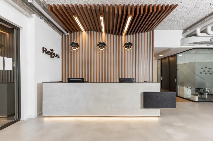 Bureau dans Le Mans à louer - Photo de l’immeuble – Image 3 sur 10