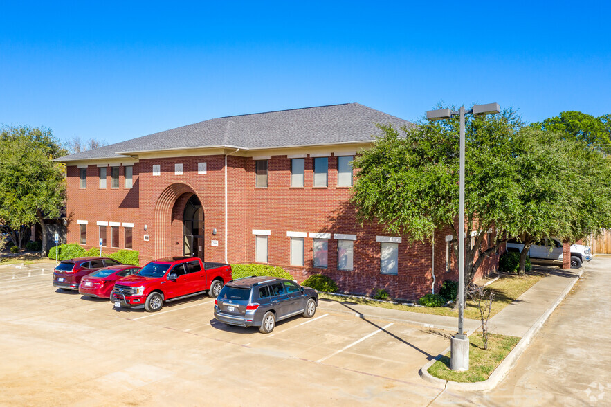 2000 S Stemmons Fwy, Lake Dallas, TX à louer - Photo de l’immeuble – Image 1 sur 4