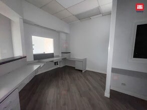 15333-15339 Sherman Way, Van Nuys, CA à louer Photo intérieure– Image 1 sur 10