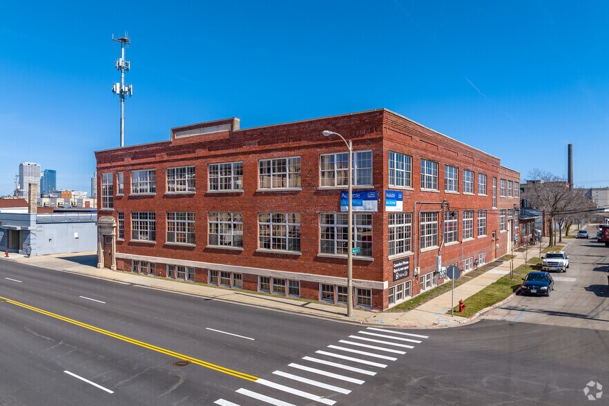 120 E Mineral St, Milwaukee, WI à vendre - Photo de l’immeuble – Image 1 sur 10