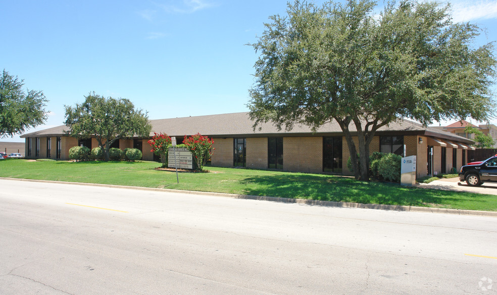 8509 Western Hills Blvd, Fort Worth, TX à louer - Photo de l’immeuble – Image 3 sur 8