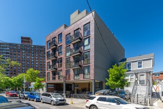 Plus de détails pour 55-44 97th Pl, Corona, NY - Logement à vendre