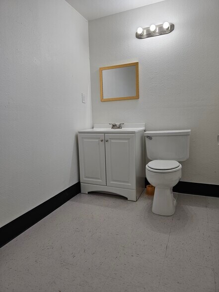 7420 S Central Ave, Los Angeles, CA à louer - Photo intérieure – Image 3 sur 9