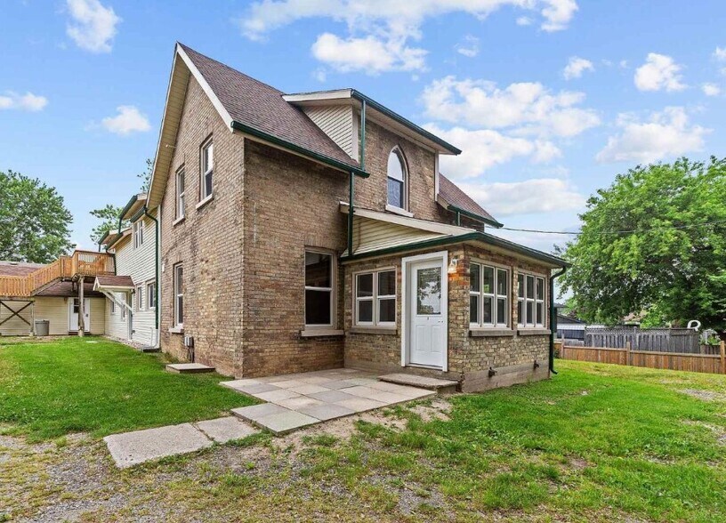 50 Fairview Av, St Thomas, ON à vendre - Photo principale – Image 1 sur 1
