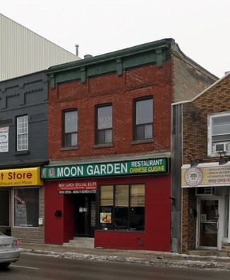 Plus de détails pour 15229 Yonge St, Aurora, ON - Local commercial à vendre