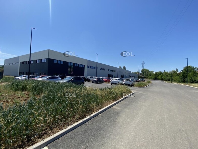 Local d’activités dans Heillecourt à louer - Photo de l’immeuble – Image 3 sur 6