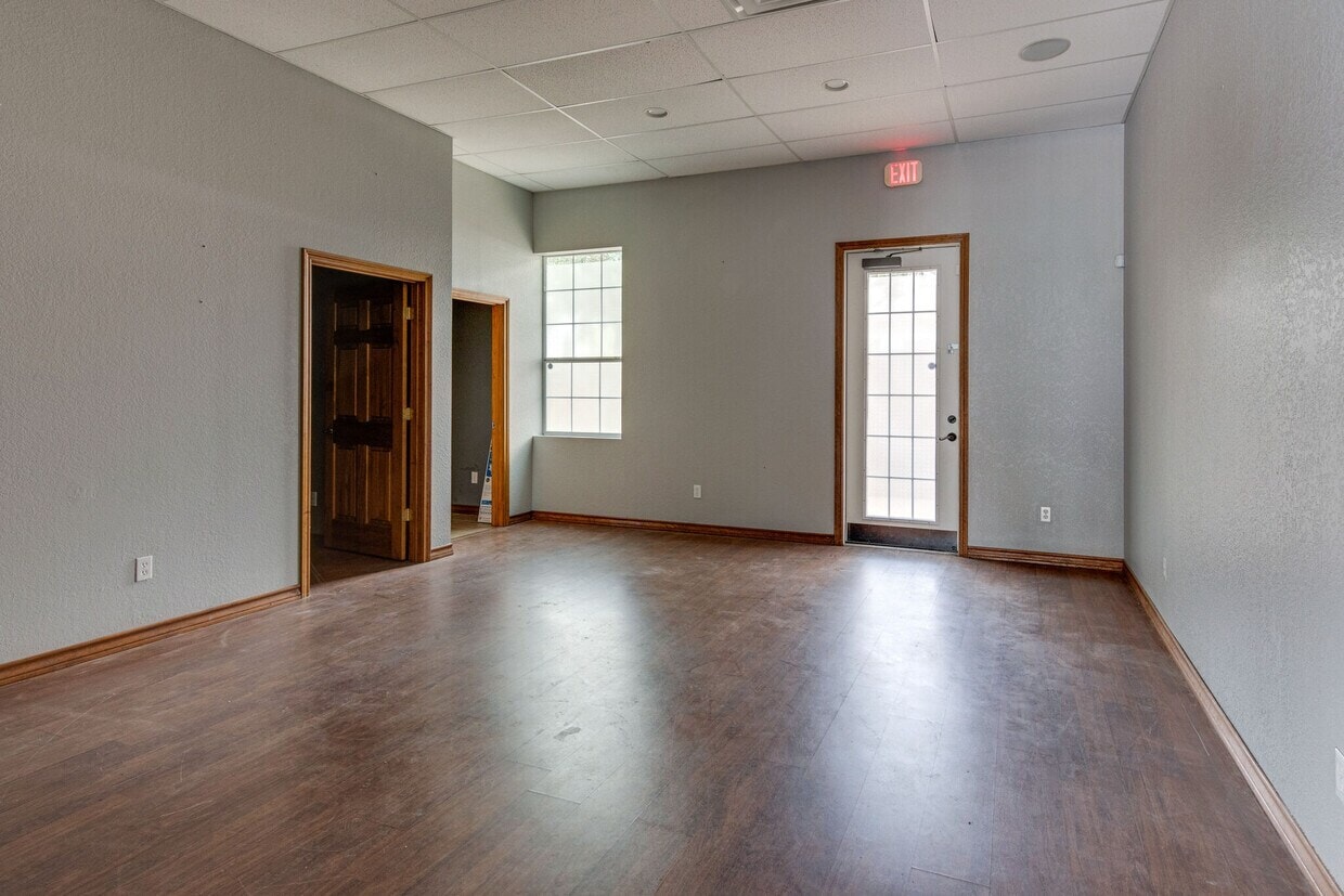 5411 Basswood Blvd, Fort Worth, TX à louer Photo intérieure– Image 1 sur 3