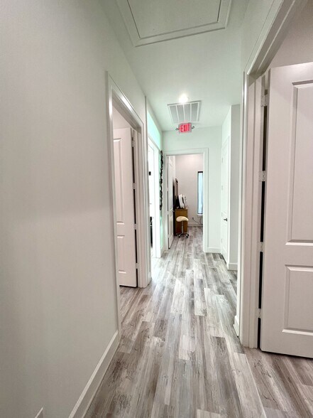 21777 Merchants Way, Katy, TX à vendre - Photo intérieure – Image 3 sur 11