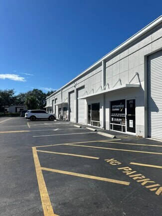 Plus de détails pour 4110 Enterprise Ave, Naples, FL - Industriel/Logistique à louer
