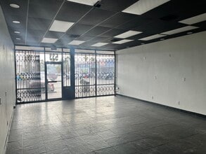 525-577 E Twain Ave, Las Vegas, NV à louer Photo intérieure– Image 2 sur 4