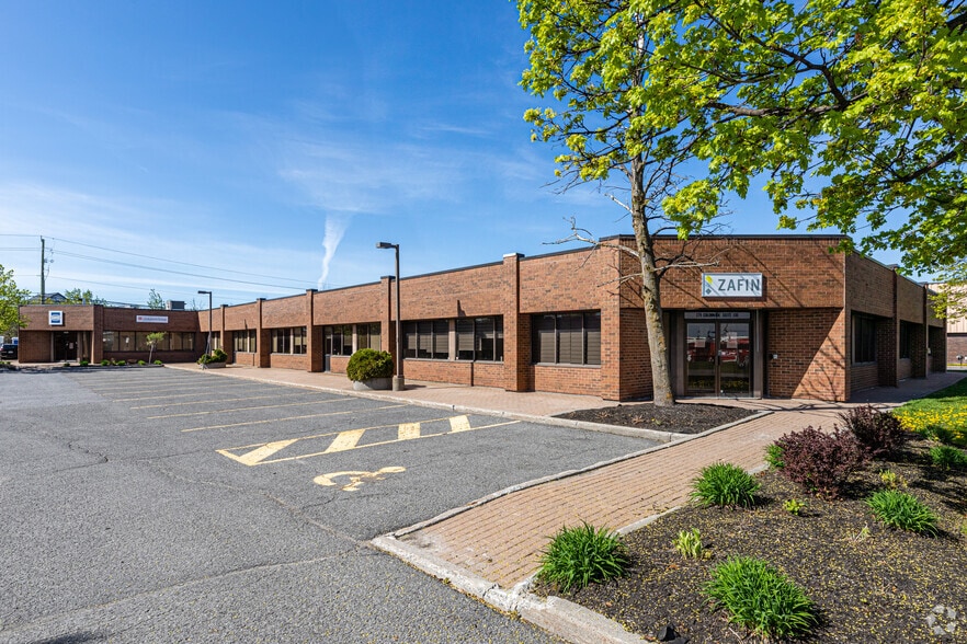 179 Colonnade Rd, Nepean, ON à louer - Photo principale – Image 1 sur 6