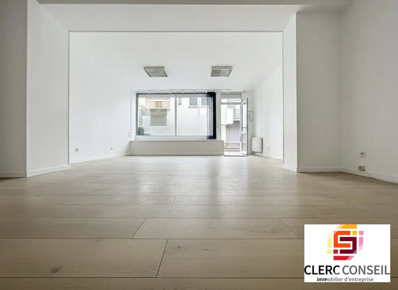 Local commercial dans Saint-Étienne-du-Rouvray à louer - Photo intérieure – Image 2 sur 6