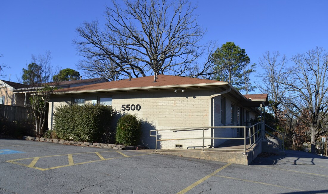 5500 W Markham St, Little Rock, AR à vendre Photo principale– Image 1 sur 2