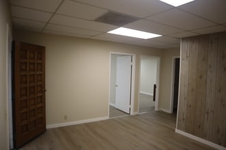 15052 Springdale St, Huntington Beach, CA à louer Photo intérieure– Image 2 sur 9