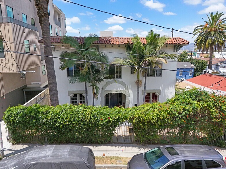 229 S Westlake Ave, Los Angeles, CA à vendre - Photo de l’immeuble – Image 2 sur 7