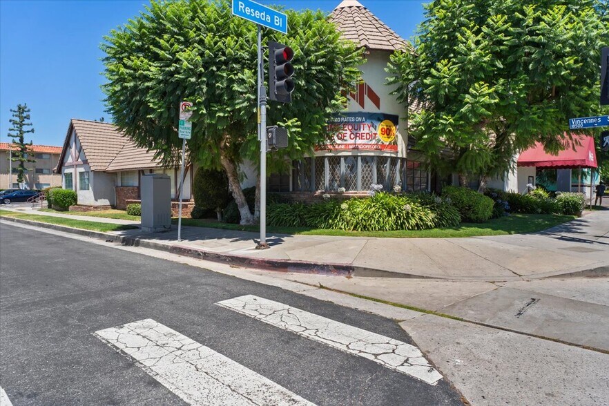 9401 reseda Blvd, Northridge, CA à vendre - Photo de l’immeuble – Image 2 sur 12