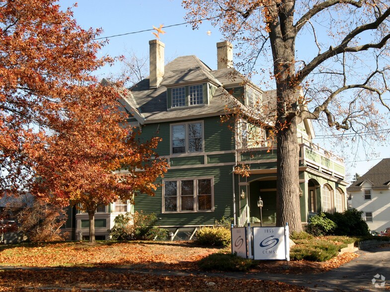 1855 Elm St, Manchester, NH à louer - Photo de l’immeuble – Image 2 sur 15