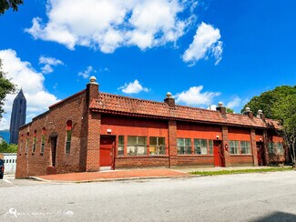 Plus de détails pour 530 NE Parkway Dr, Atlanta, GA - Logement à vendre