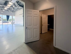 11501 N Sam Houston Pky E, Humble, TX à louer Photo intérieure– Image 1 sur 4