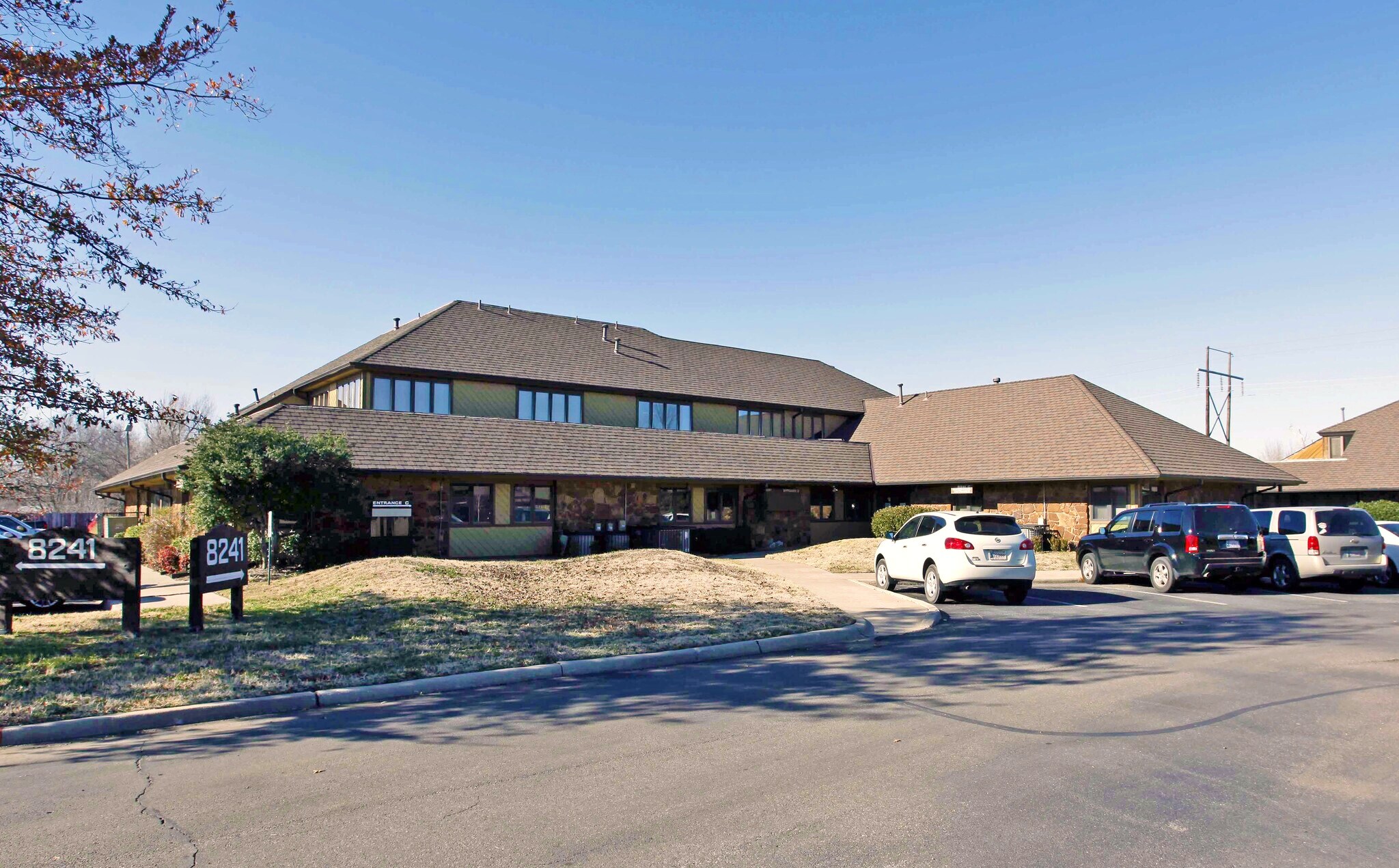 8241 S Walker Ave, Oklahoma City, OK à louer Photo de l’immeuble– Image 1 sur 4
