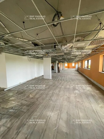 Bureau dans Montpellier à louer - Photo de l’immeuble – Image 3 sur 7