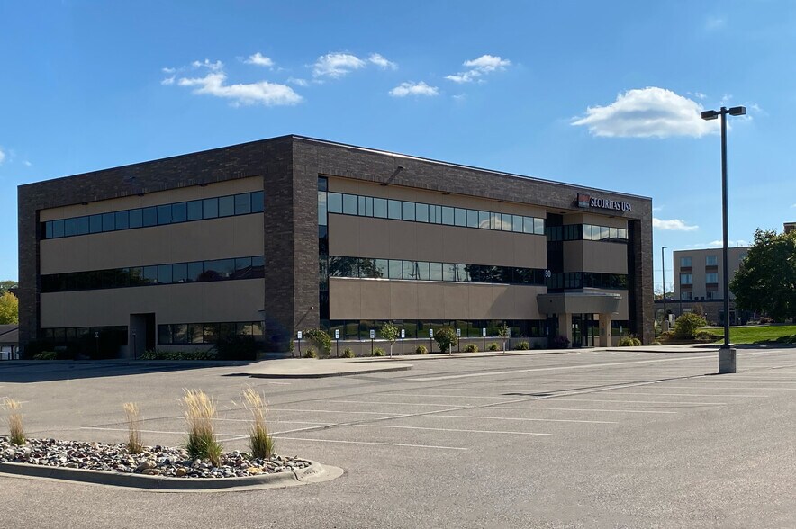 2780 Snelling Ave N, Roseville, MN à louer - Photo de l’immeuble – Image 1 sur 38