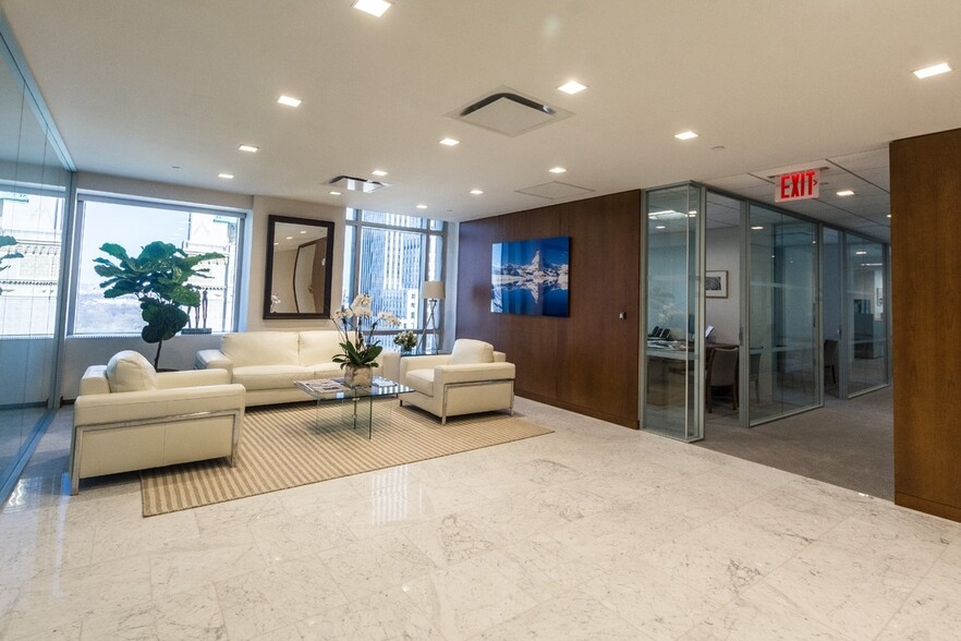 712 Fifth Ave, New York, NY à louer - Photo intérieure – Image 3 sur 13