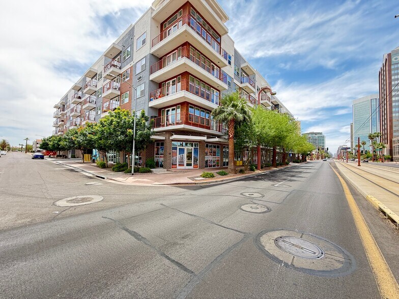3601 N Central Ave, Phoenix, AZ à louer - Photo de l’immeuble – Image 2 sur 12