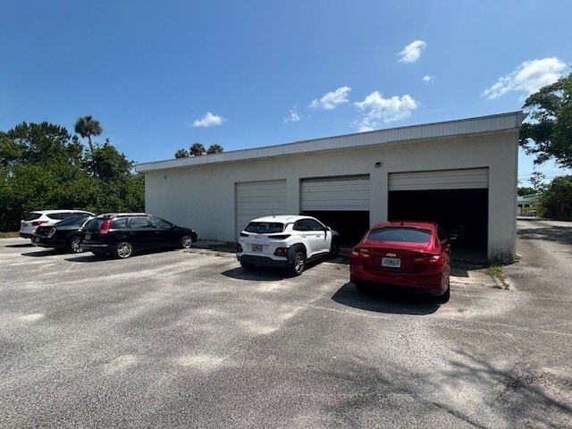 328 N Ridgewood Ave, Edgewater, FL à vendre Photo de l’immeuble– Image 1 sur 4