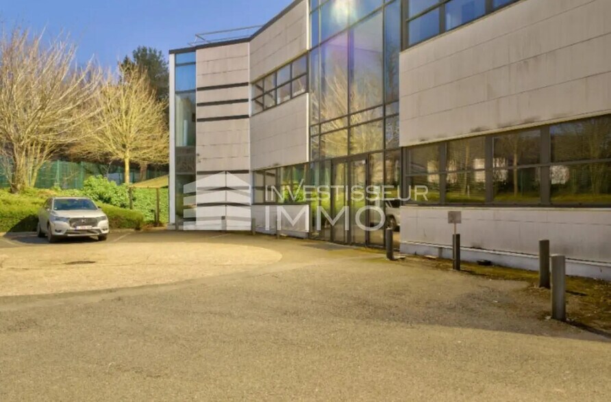Local d’activités dans Roissy-en-France à louer - Photo de l’immeuble – Image 2 sur 5
