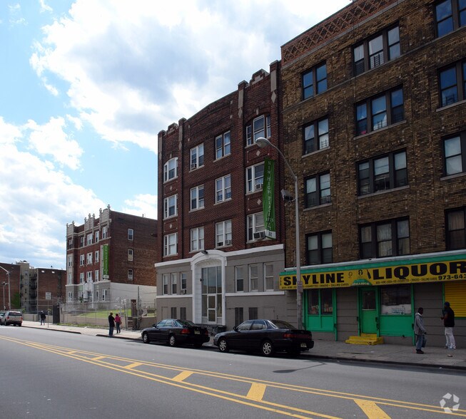 737 Martin Luther King Jr Blvd, Newark, NJ à vendre - Photo de l’immeuble – Image 3 sur 4