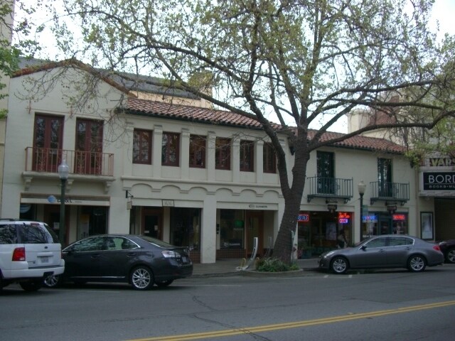 460-476 University Ave, Palo Alto, CA à louer - Photo de l’immeuble – Image 3 sur 9