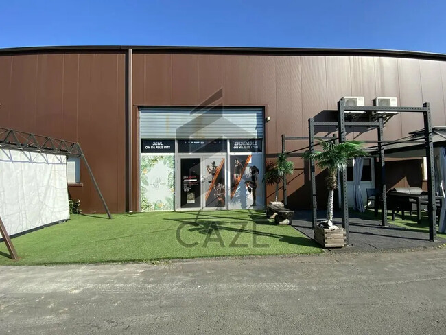 Plus de détails pour Local d'activités à louer