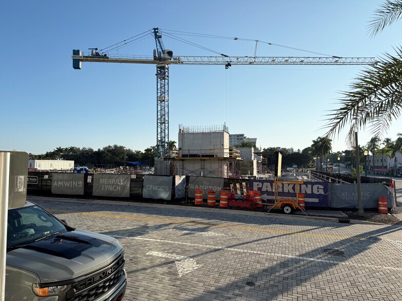 777 E Atlantic Ave, Delray Beach, FL à louer - Photo de la construction – Image 3 sur 5