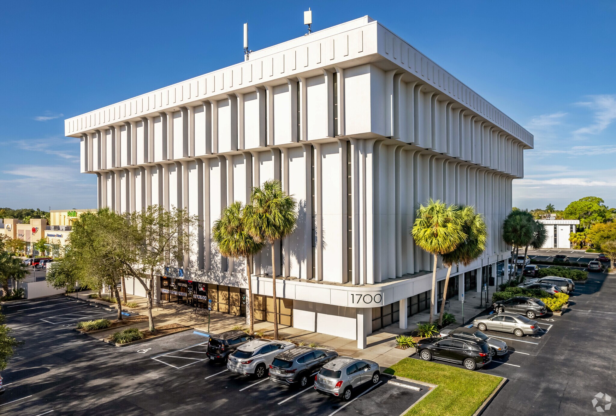 1700 66th St N, Saint Petersburg, FL à louer Photo principale– Image 1 sur 18