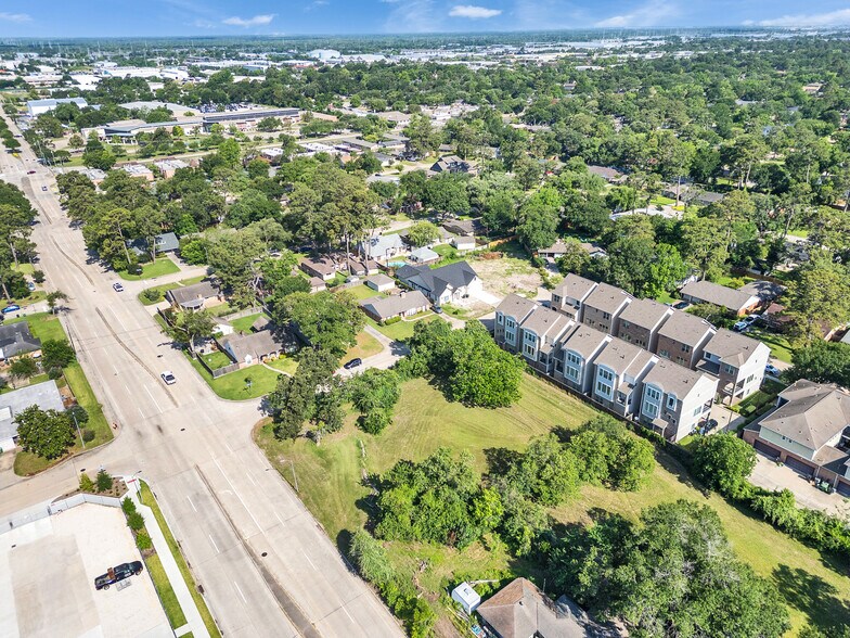 1221 Conrad Sauer Dr, Houston, TX à vendre - Photo de l’immeuble – Image 2 sur 8