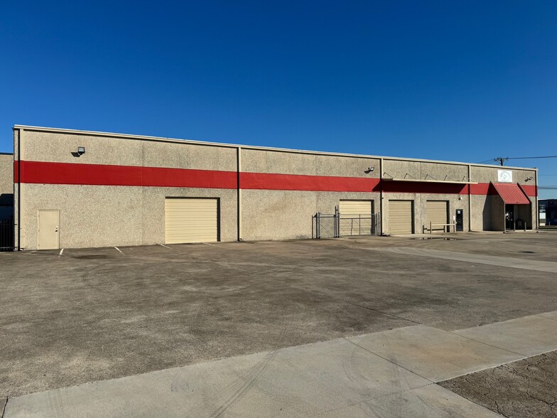 605 W Mockingbird Ln, Dallas, TX à louer - Photo de l’immeuble – Image 1 sur 4