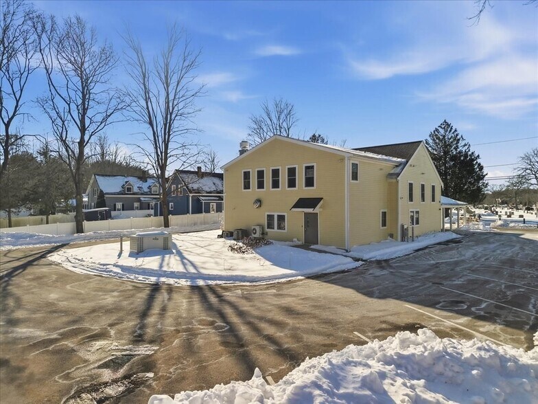 4 Olympia St, Norton, MA à louer - Photo de l’immeuble – Image 2 sur 16
