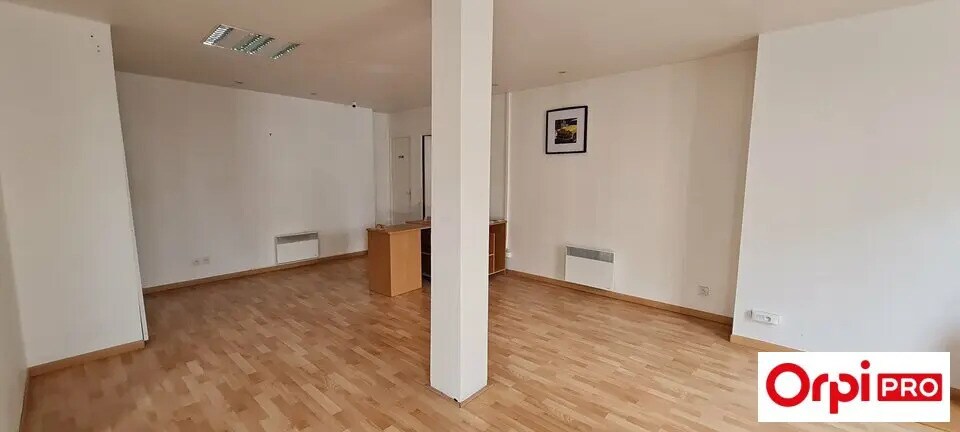 Local commercial dans Saint-Brieuc à louer - Photo de l’immeuble – Image 2 sur 4