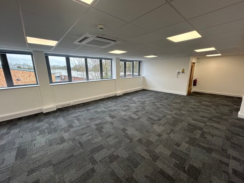 Bond Av, Milton Keynes à louer - Photo de l’immeuble – Image 3 sur 25