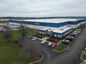 225 Mitch McConnell Way, Bowling Green, KY à louer Photo de l’immeuble– Image 2 sur 5