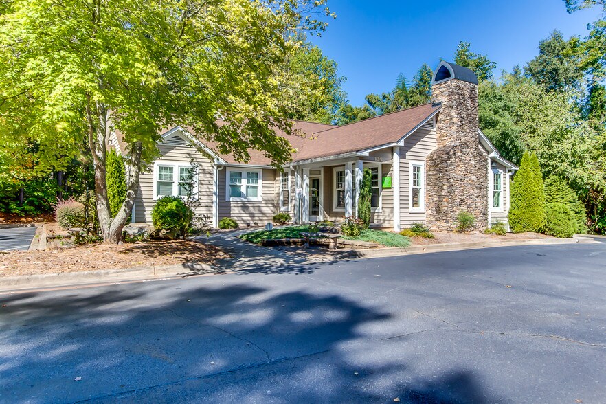 135 Professional Park Dr, Seneca, SC à louer - Photo de l’immeuble – Image 2 sur 45