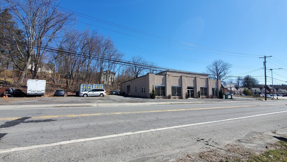 2420 Rt 52, Pine Bush, NY à louer - Photo de l’immeuble – Image 3 sur 23